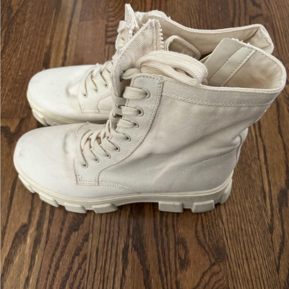 Circus Cream Women’s 9 1/2 Combat Boots